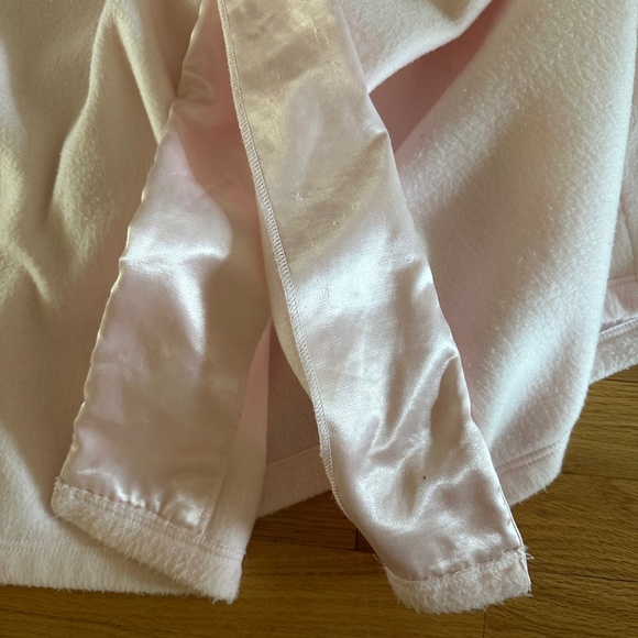 Erika Taylor Long Fleece Robe Pink Size Medium - Picture 14 of 15